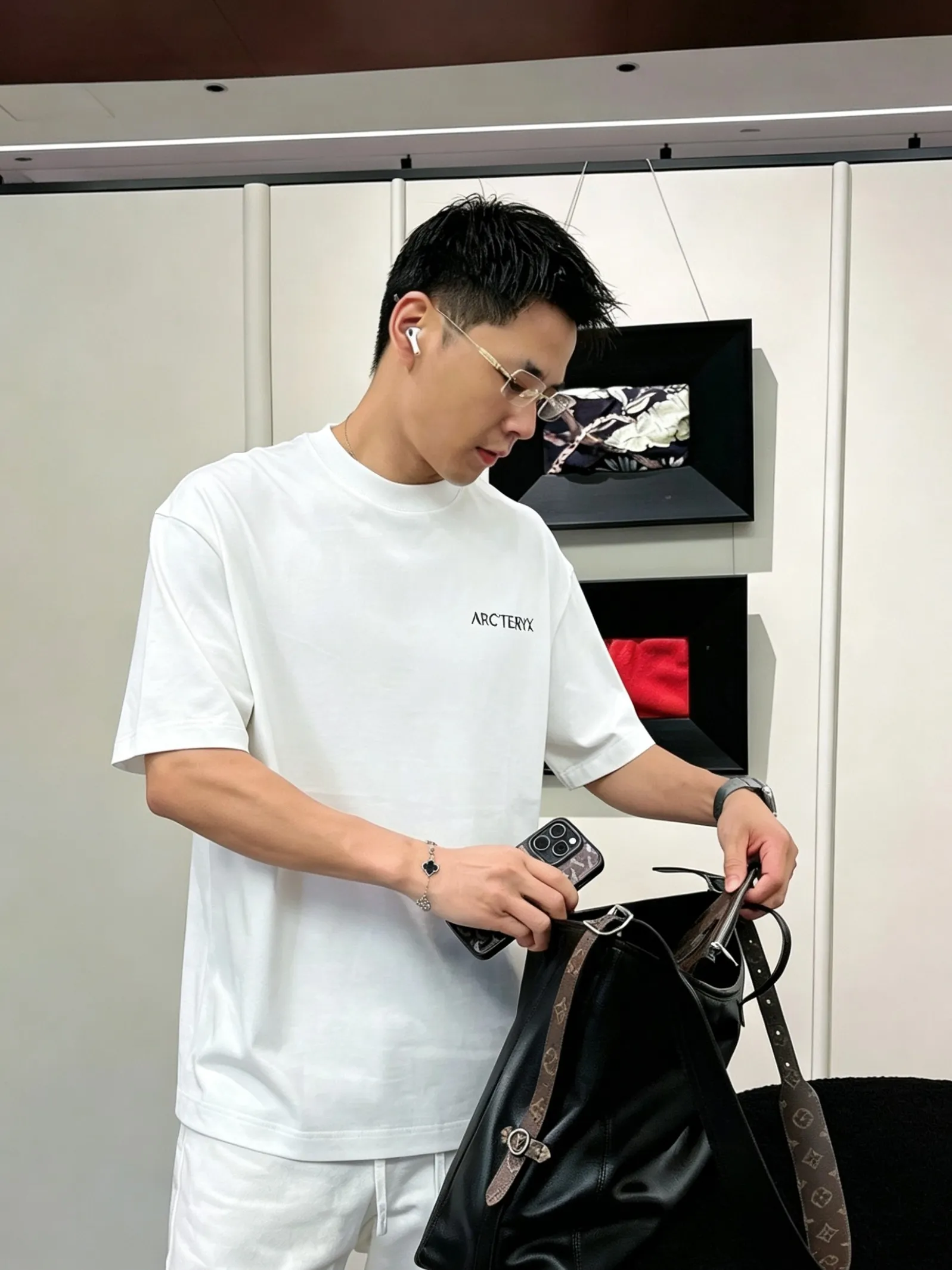 2026 New Arrival Original T Premium Quality OS Hot Sale 100% logo Factory Size：S-3XL（ ) Black White